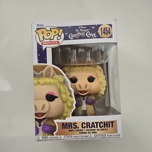 POP Disney Holiday The Muppet Christmas Carol Miss Piggy as Mrs. Cratchit Fun